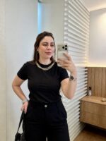 T-shirt Basic - Detalhe de Corrente - Preto