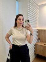 T-shirt Basic - Detalhe de Corrente - Bege Escuro