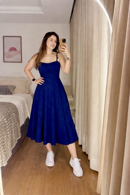 Vestido Mídi com Alças Ajustáveis