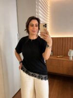 Max T-shirt Assimétrica com Renda - Juli
